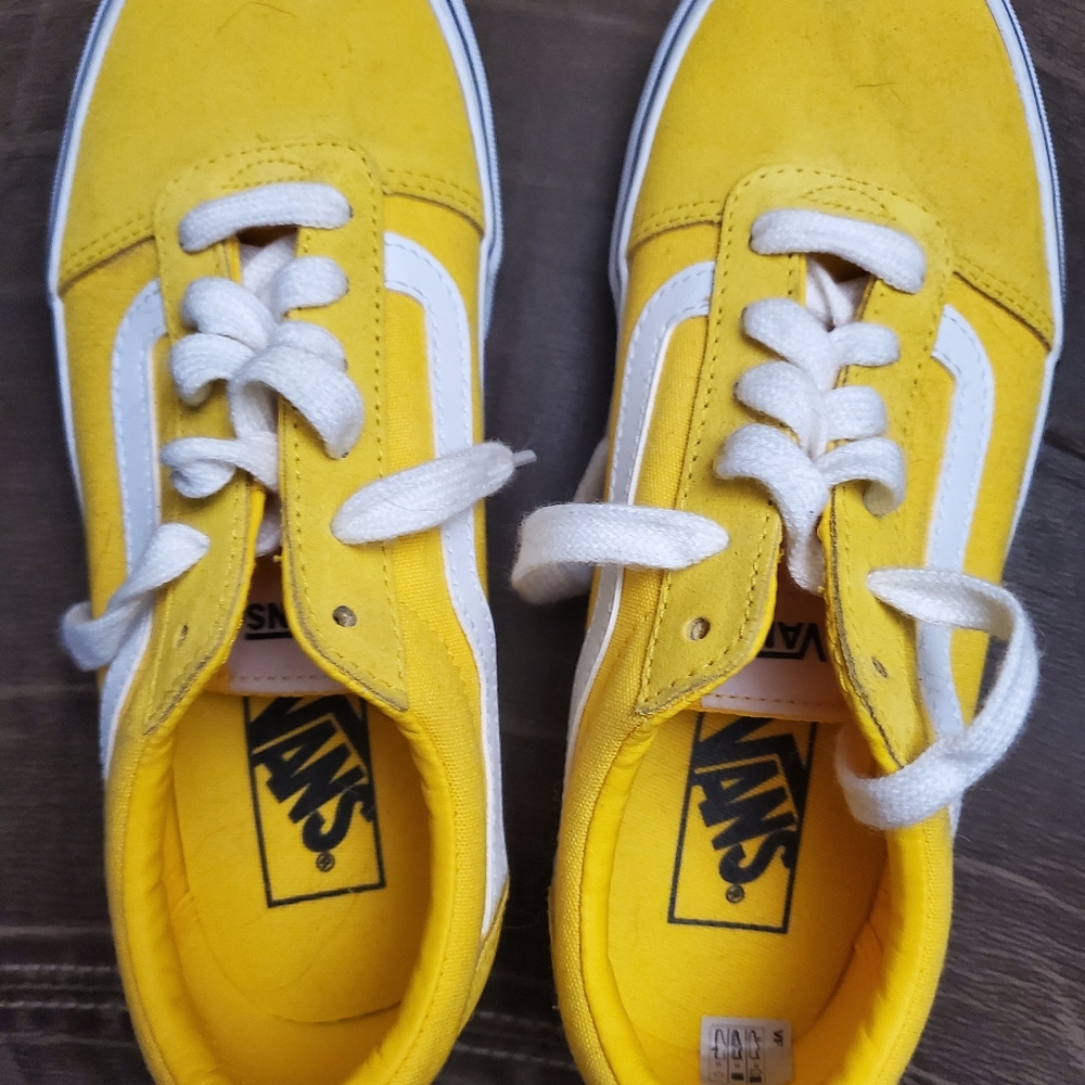 Yellow Van's women sz 7